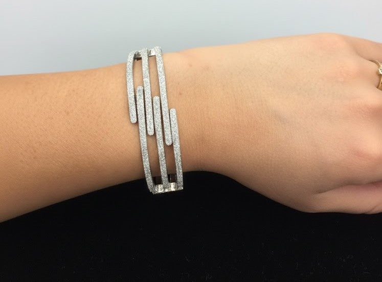 Shiny silver bracelet